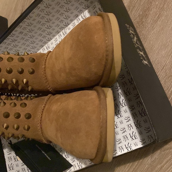EUC [Australia Luxe Collective] Pistol Brown Studded Sheepskin Boots w/ Box W 5 - Picture 9 of 16